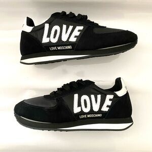 NIB Women’s Love Moschino Sneakers